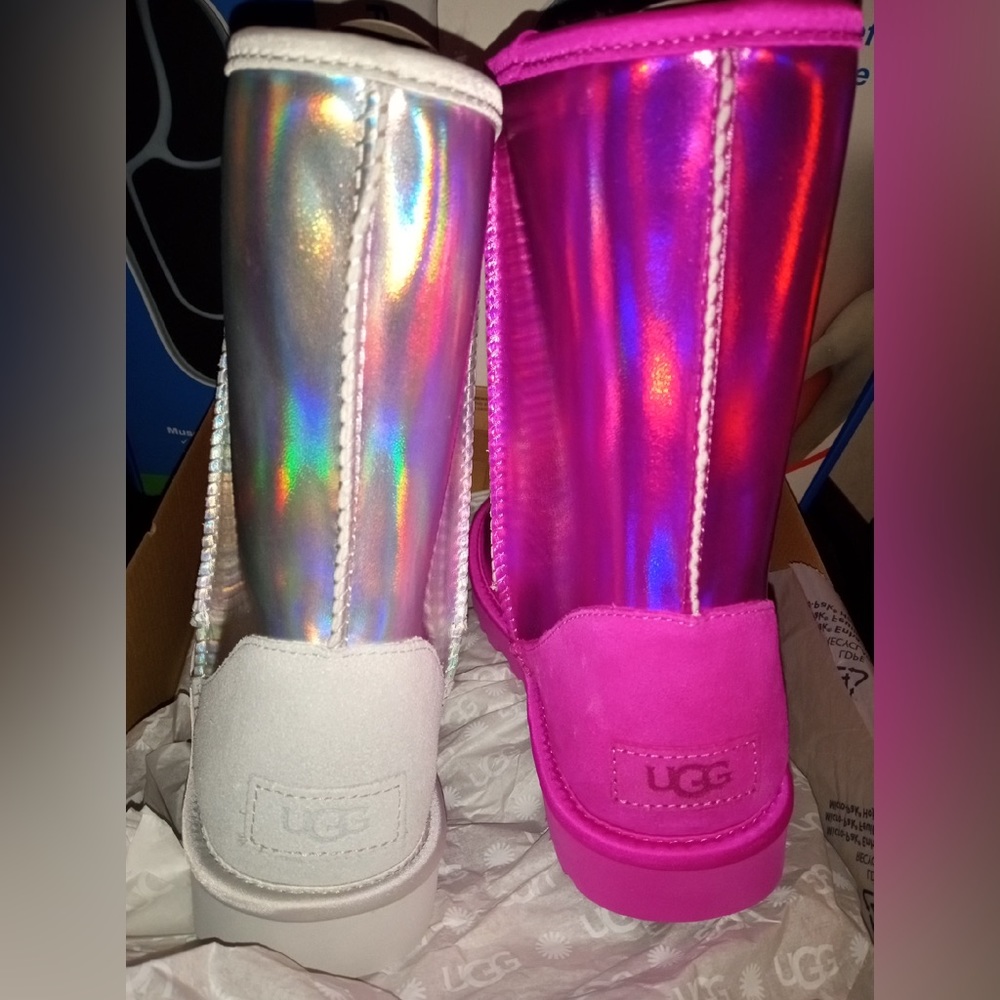 Metallic light pink/silver Uggs brand new never worn! - Picture 3 of 3